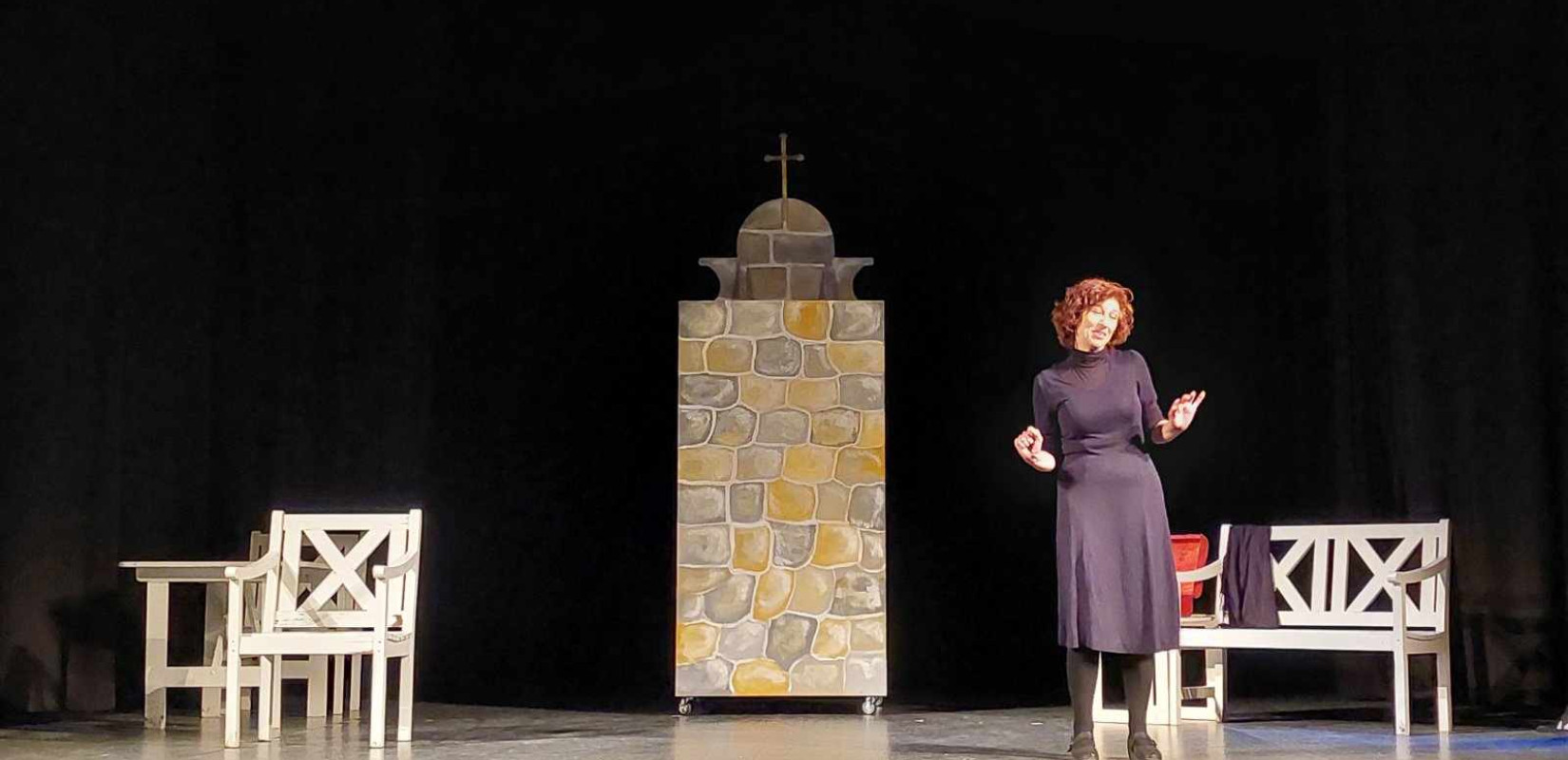 Πολύγυρος: Η αληθινή εικόνα της γυναίκα μέσα από τρεις μονόλογους