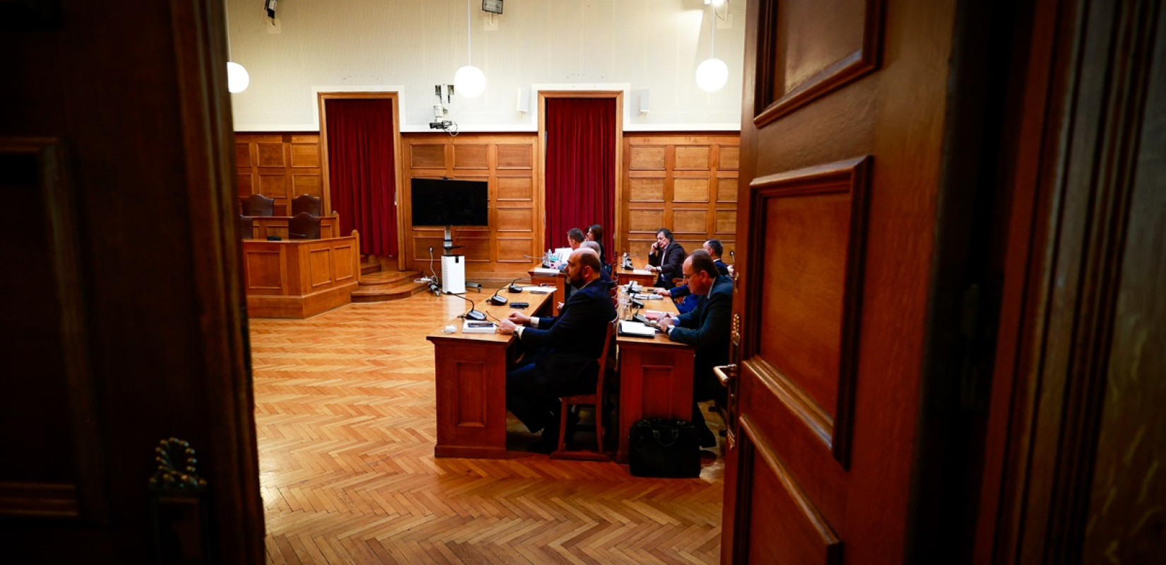 Εξεταστική ΟΠΕΚΕΠΕ: Οι αντιδράσεις των κομμάτων στους ισχυρισμούς του «Φραπέ»