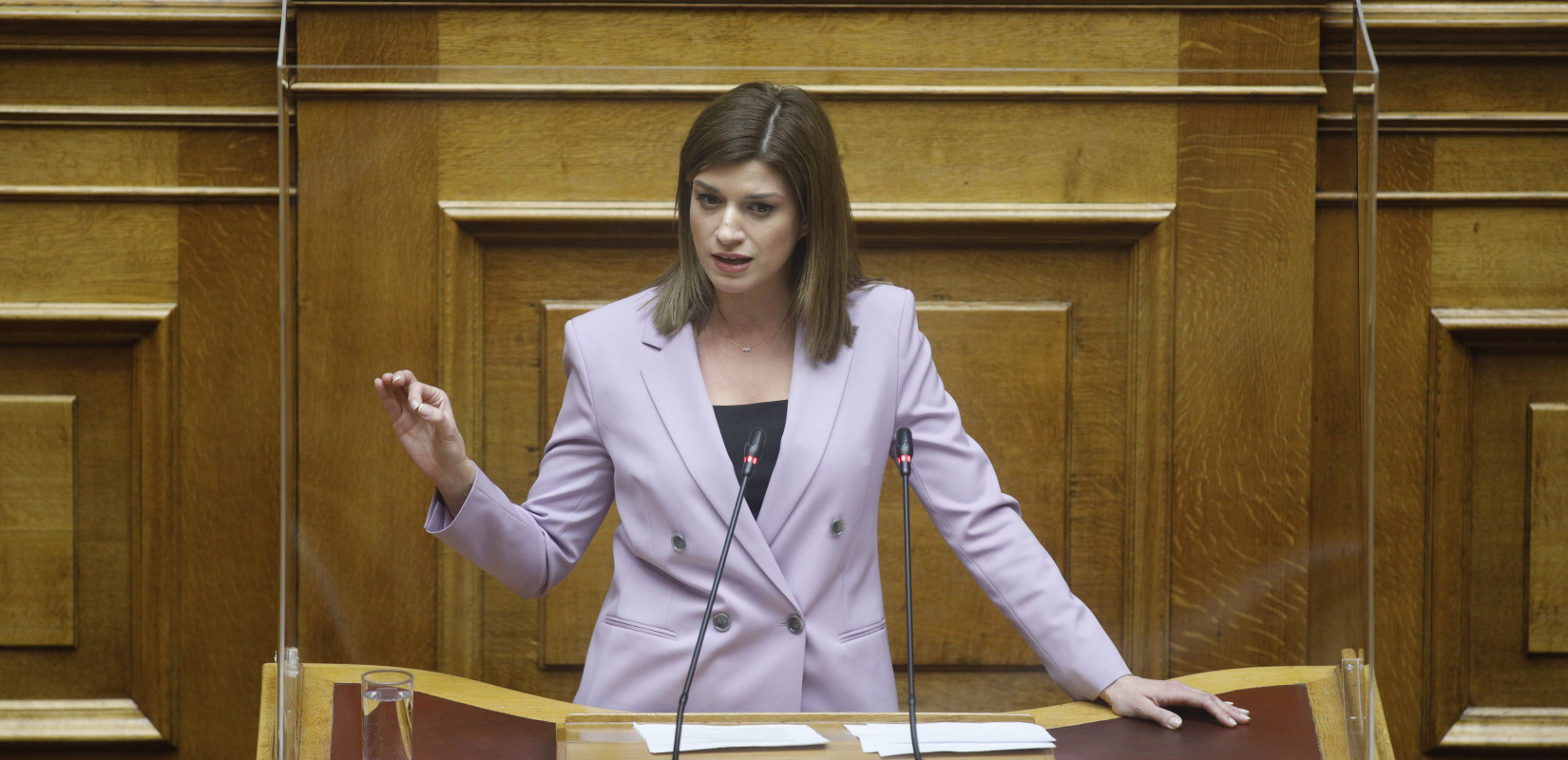 Θεσσαλονίκη: Ερώτηση της Νοτοπούλου στη Βουλή για την επίθεση στα δύο τρανς άτομα στην πλατεία Αριστοτέλους