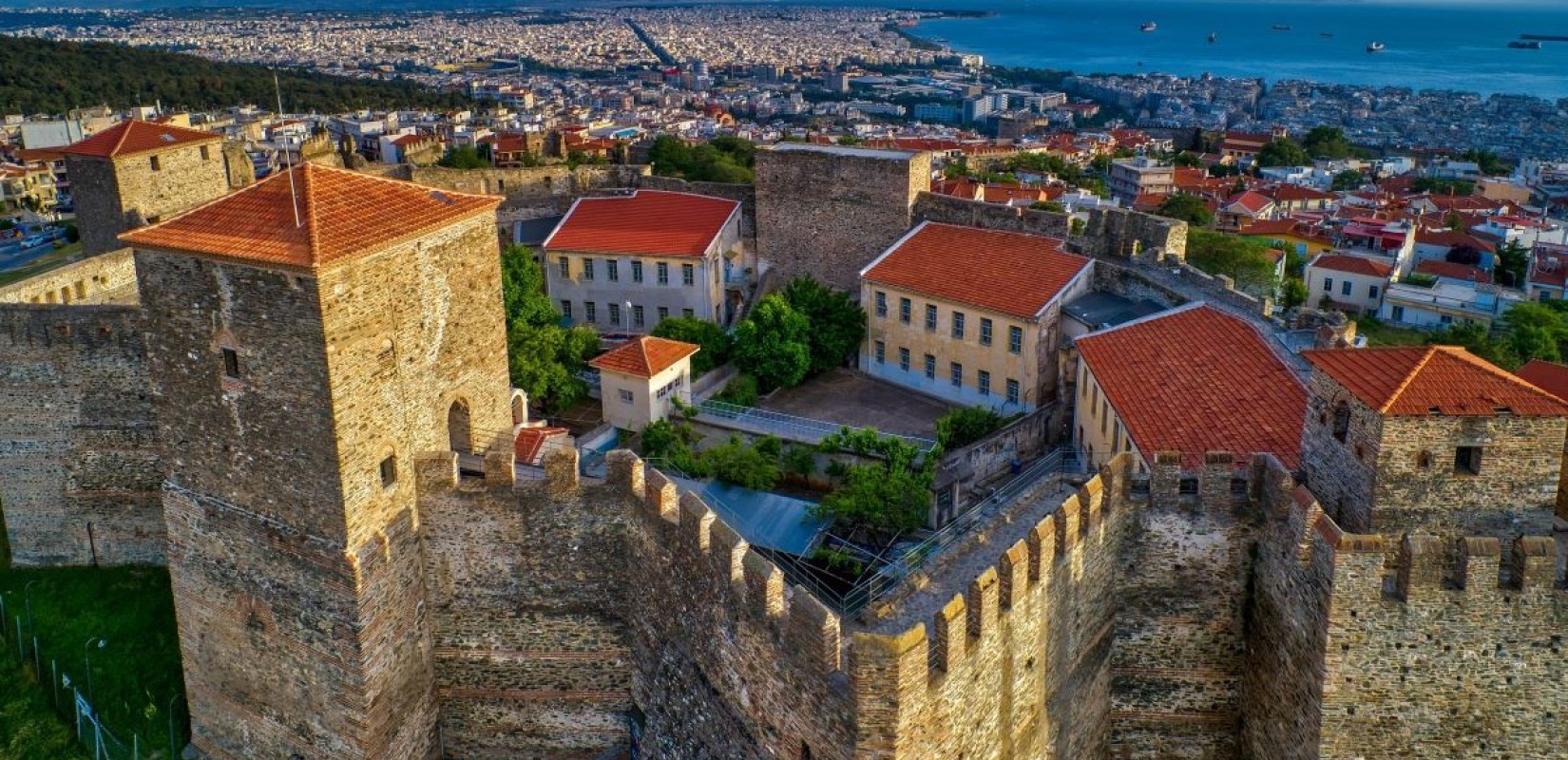 Θεσσαλονίκη: Νέα Παραλία, Κάστρα και Σταθμός Βενιζέλου «κλέβουν» τις εντυπώσεις των τουριστών