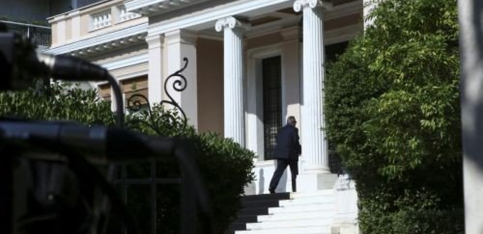 Μέγαρο Μαξίμου: θα απολαύσουμε τον κ. Μητσοτάκη να κυνηγάει την ουρά του
