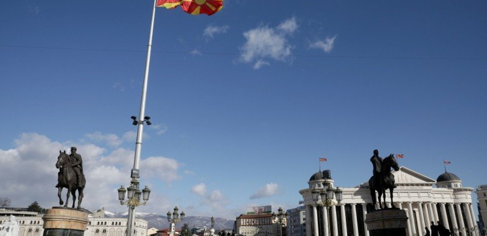 Βιβλία χωρίς μακεδονικά σύμβολα ζητά από την ΠΓΔΜ η ελληνική πλευρά