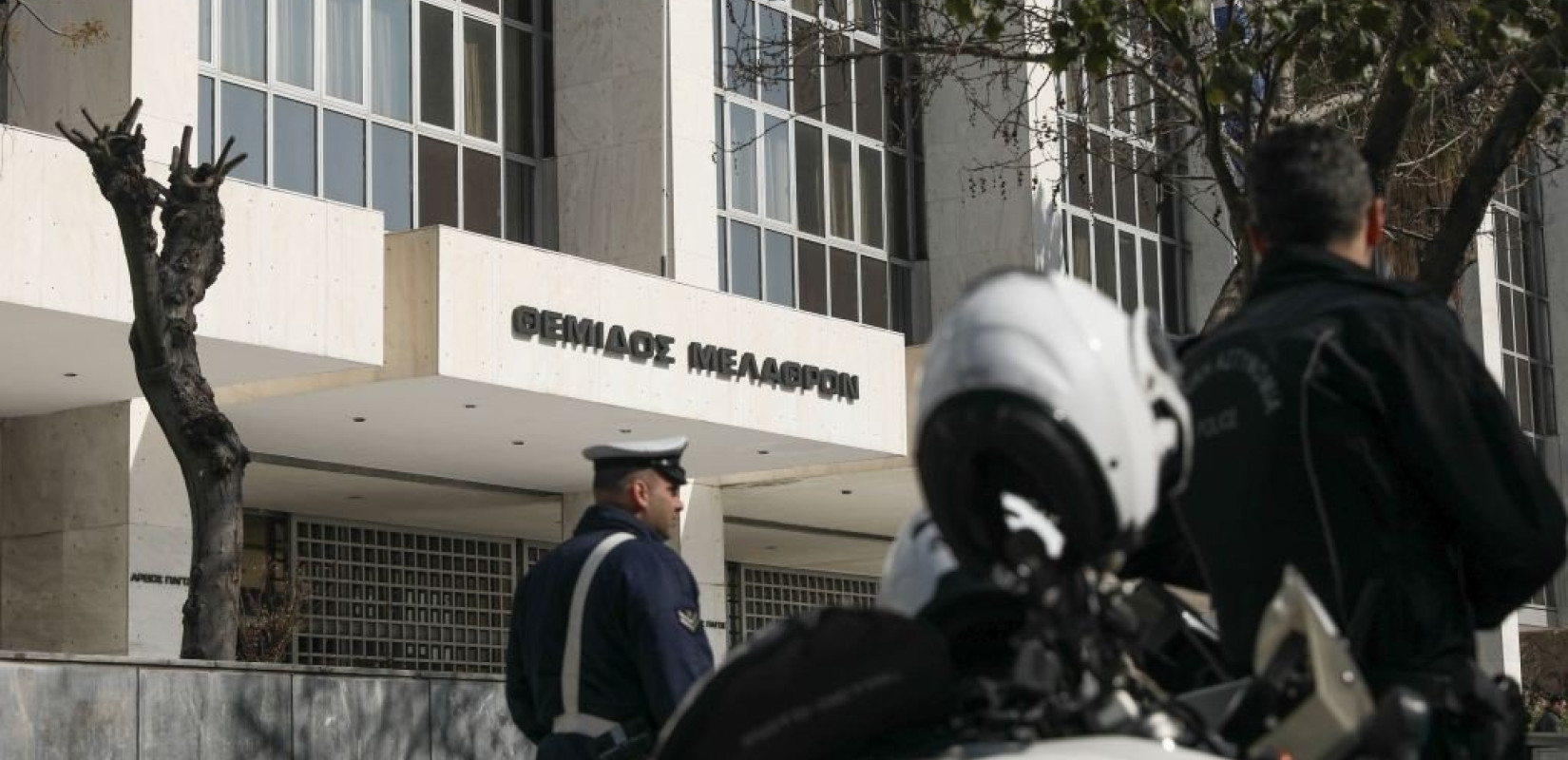Εισβολή αναρχικών στο εφετείο της Αθήνας -14 προσαγωγές