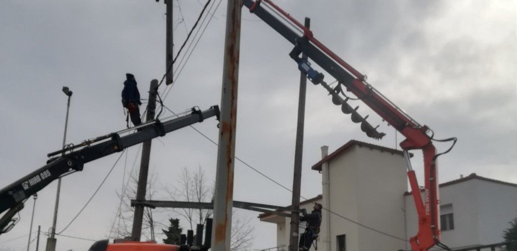 Πυλαία: Απομακρύνθηκε ο υποσταθμός του ΔΕΔΔΗΕ που είχε τοποθετηθεί σε προαύλιο σχολείων