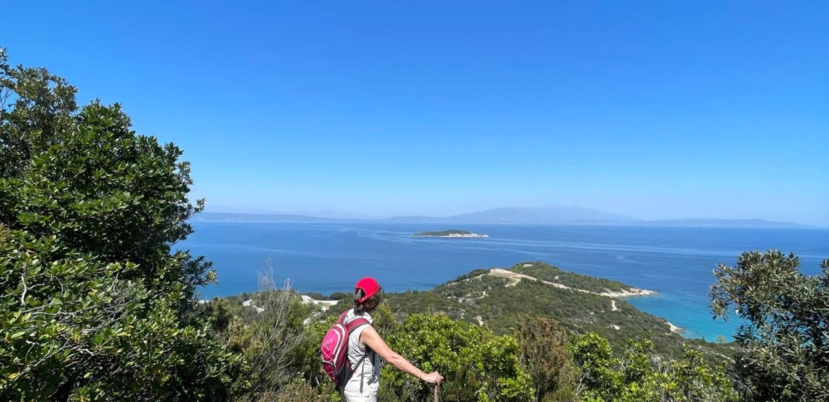 Ολλανδοί, Βέλγοι και Βάσκοι επισκέπτες στα δασικά μονοπάτια της Χαλκιδικής, με συνοδοιπόρο... τον Αριστοτέλη