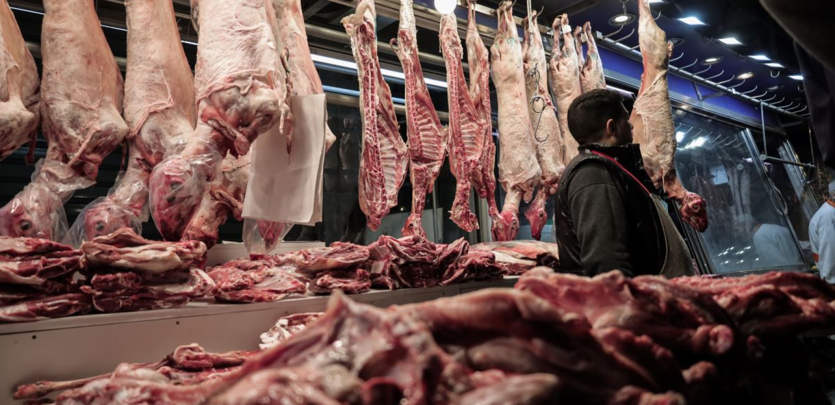 Στις περυσινές τιμές ο πασχαλινός οβελίας - «Ταβάνι» τα 14 ευρώ ανά κιλό λέει ο πρόεδρος της ΠΟΚΚ