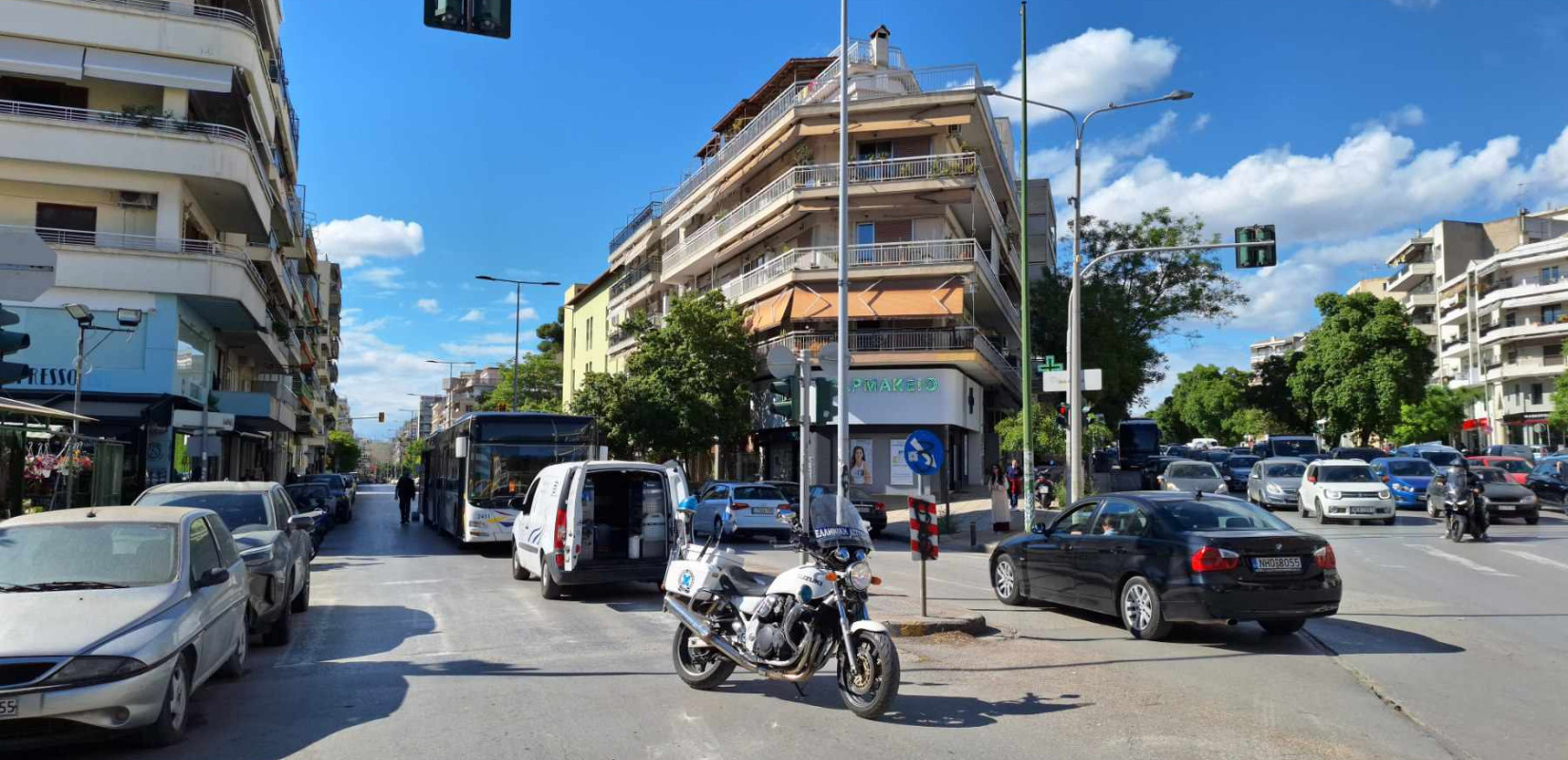 Θεσσαλονίκη: Άνοιξαν οι δρόμοι πέριξ της Παπαναστασίου μετά την ακινητοποίηση λεωφορείου (φωτ.)