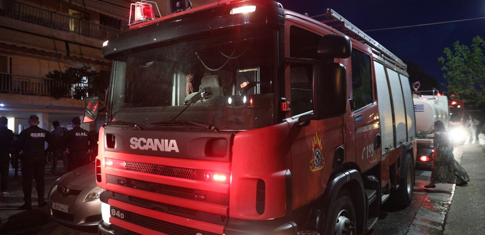 Θεσσαλονίκη: Φωτιά σε λεωφορείο έξω από την Αγχίαλο - Πρόλαβαν να κατεβούν οι επιβάτες