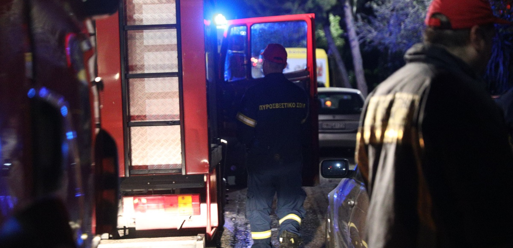 Φωτιά σε ξερά χόρτα στα Μάλγαρα: Κλειστή η Εθνική Οδός λόγω πυκνών καπνών