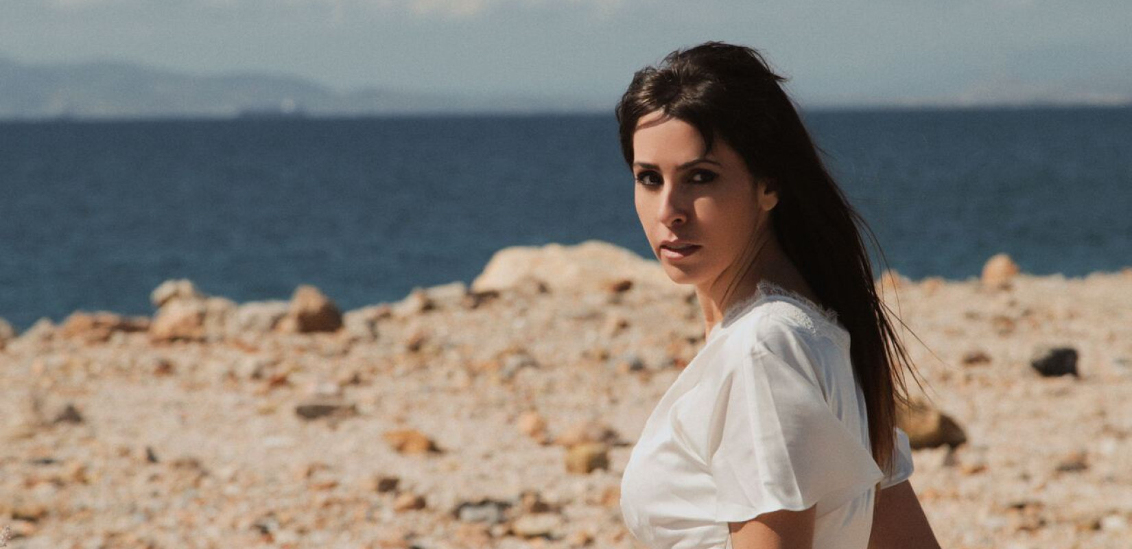 Η Σαλίνα Γαβαλά στο makthes.gr: «Η Ανάσταση να έρθει για όλο τον κόσμο που βασανίζεται από πολέμους και κάθε είδους Γολγοθά»