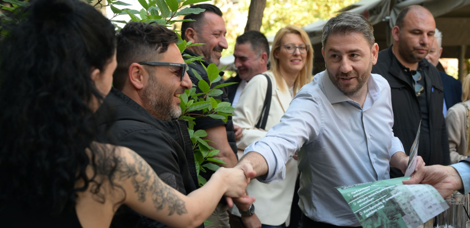 Ο πολυμέτωπος αγώνας Ανδρουλάκη και η μάχη... πόρτα- πόρτα ενόψει ευρωεκλογών