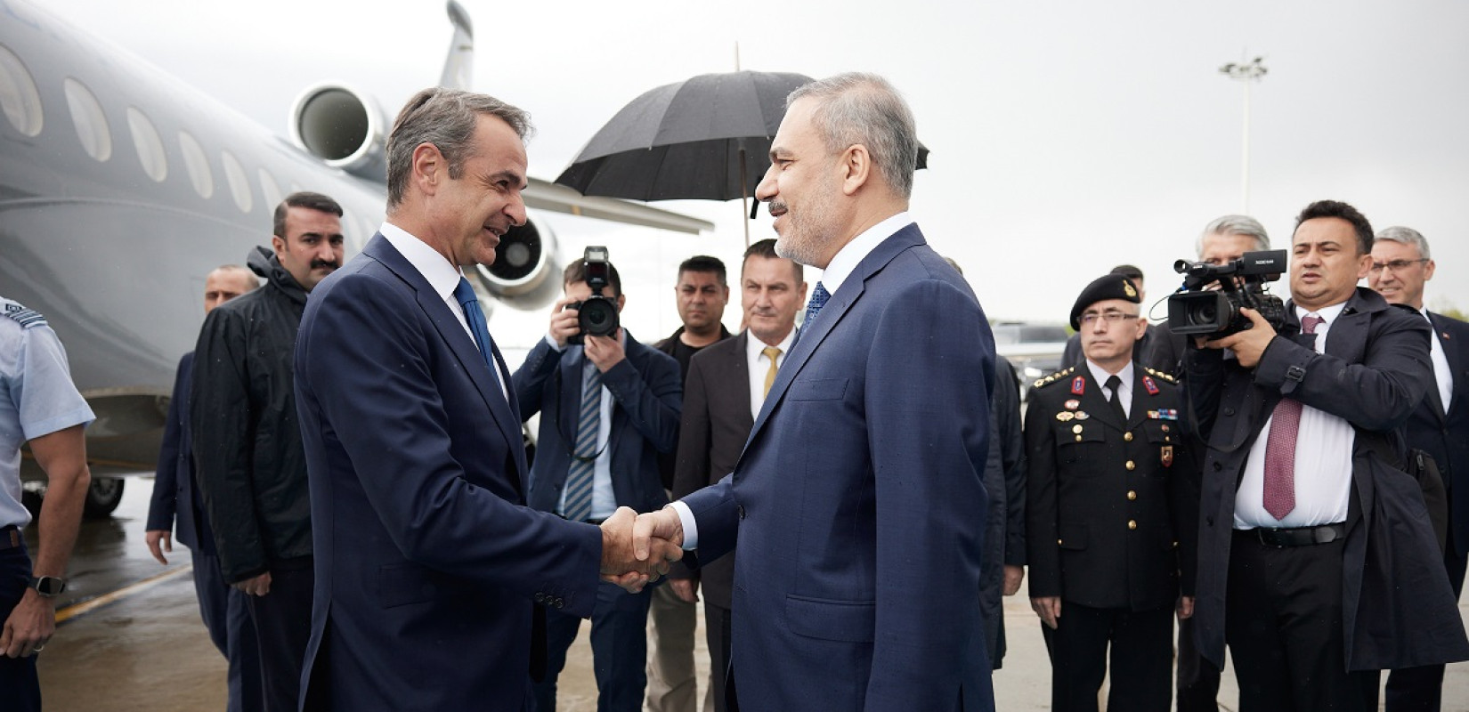 Φιντάν κατά Μητσοτάκη: «Μόνο ο Έλληνας πρωθυπουργός ποζάρει με τον Νετανιάχου»