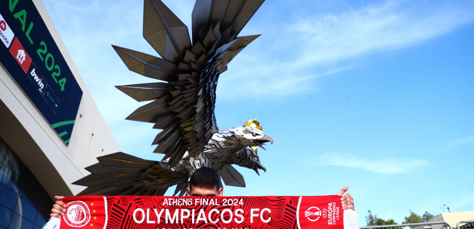 Τελικός Conference League: Κατάληψη της «Αγια-Σοφιάς» από τους φίλους του Ολυμπιακού (βίντεο, φωτ.)