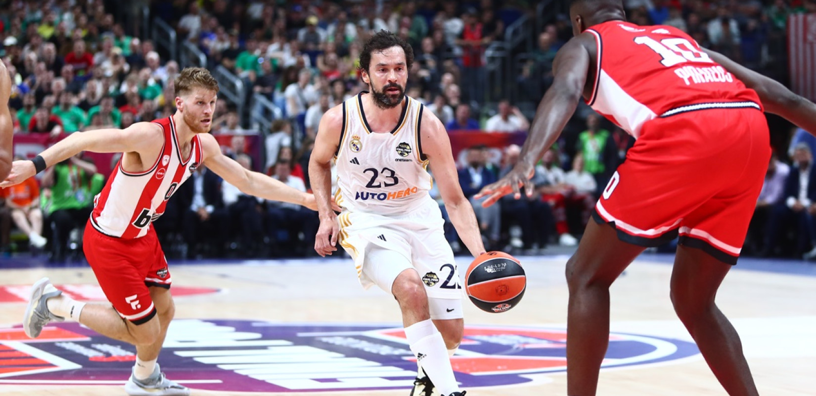 Μπάσκετ: Η Ρεάλ υπέταξε τον Ολυμπιακό και θα αντιμετωπίσει τον Παναθηναϊκό στον τελικό της Euroleague