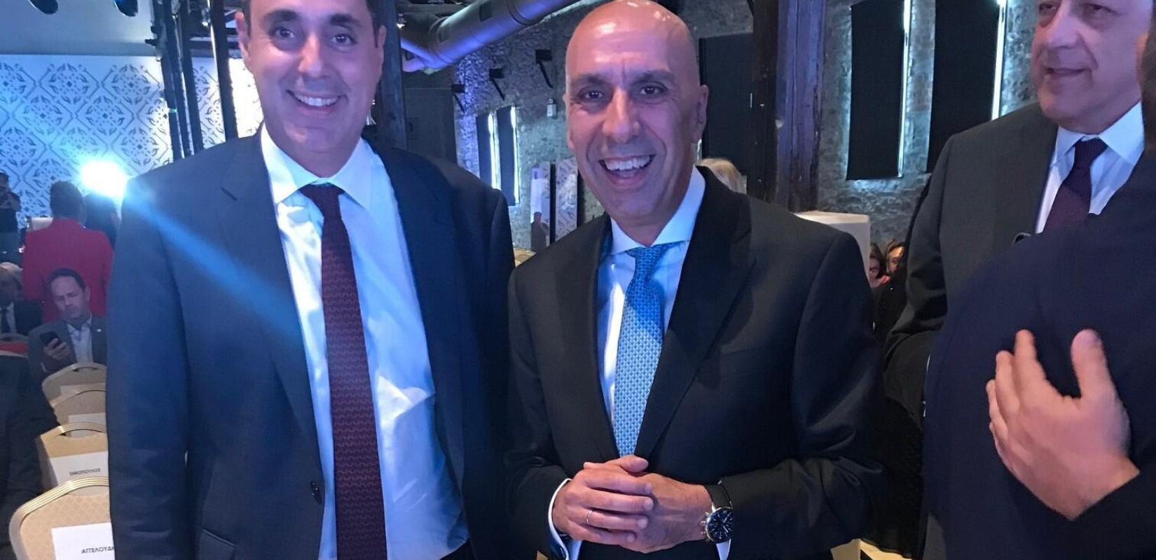 Η επιστροφή του Μπρατάκου, τα σουαρέ των υποψηφίων ευρωβουλευτών και η προεκλογική δύναμη της μπάλας.  Γράφει ο Μποξέρ*
