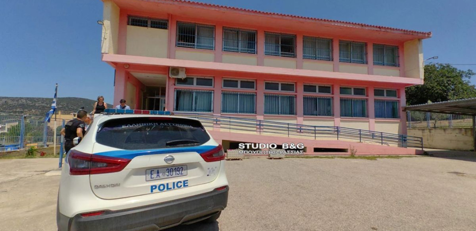 Ναύπλιο: Έκλεισε εκλογικό κέντρο - Δικαστικός αντιπρόσωπος δεν άφηνε τον κόσμο να ψηφίσει