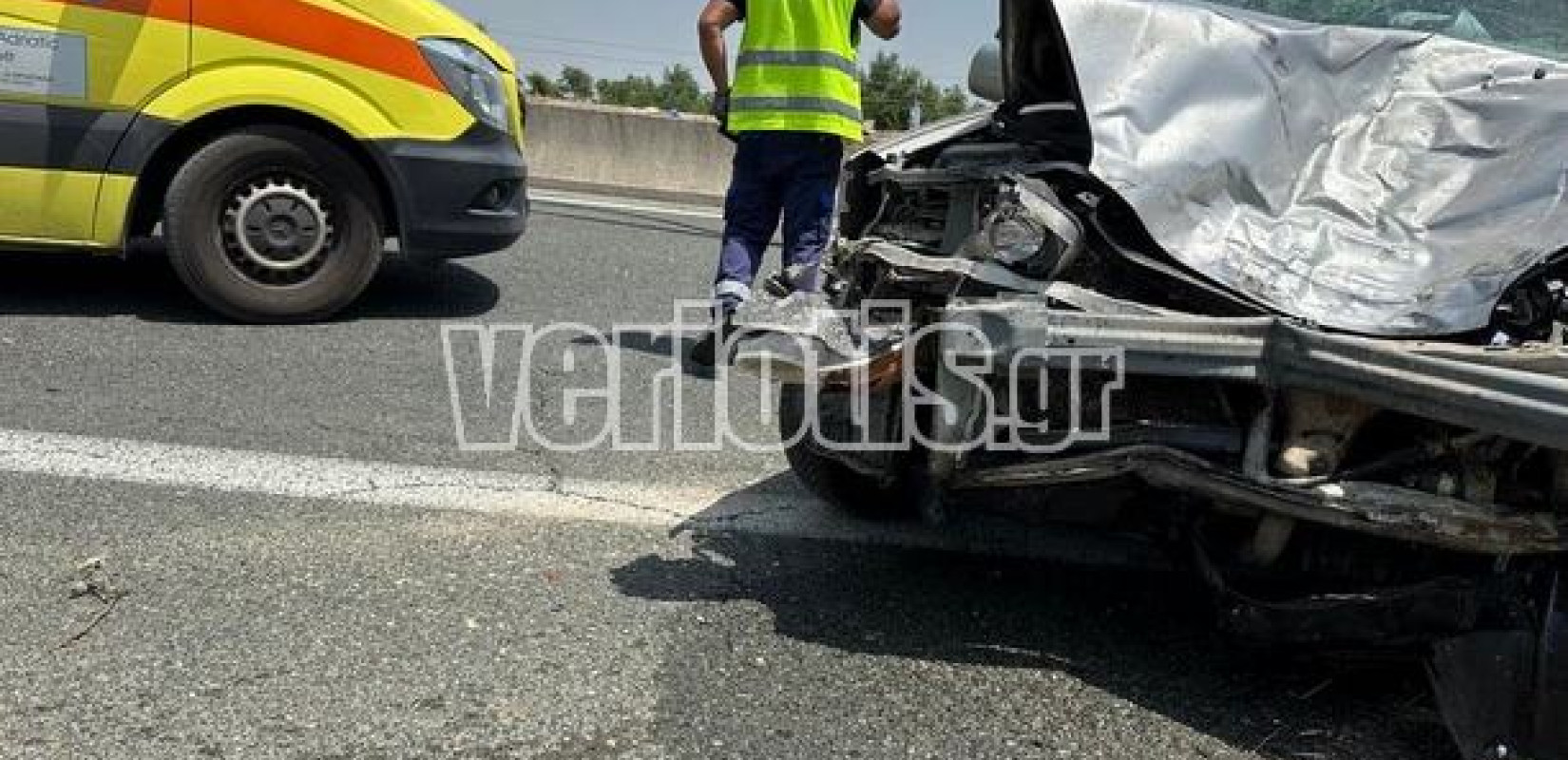 Βέροια: Σοβαρό τροχαίο στον κόμβο Νησελίου - Μια νεκρή και 3 τραυματίες (βίντεο, φωτ.)