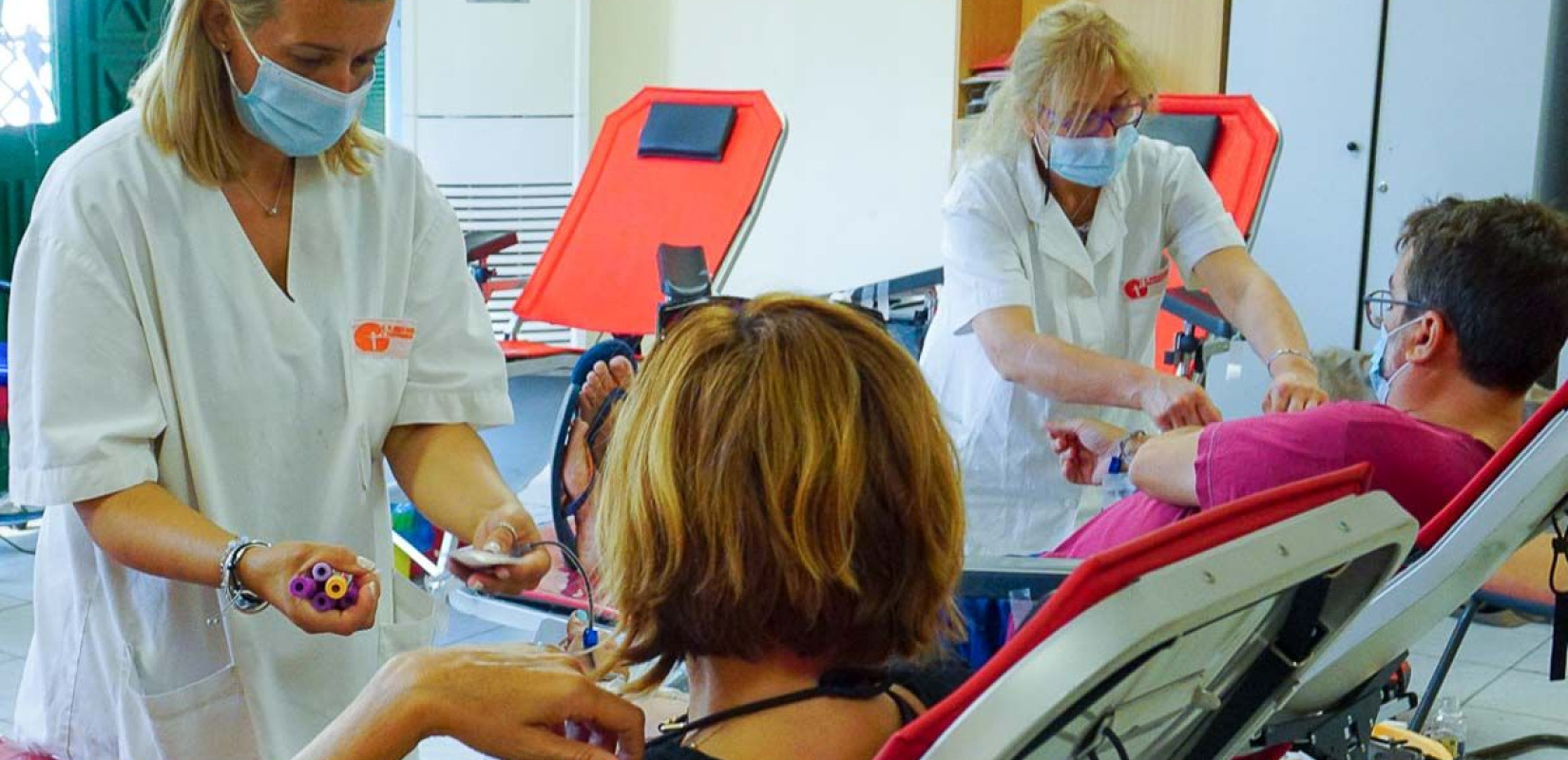 Δήμος Νεάπολης Συκεών: Οι κάτοικοι αγνόησαν καύσωνα και ευρωεκλογές και έδωσαν 410 μονάδες αίματος (φωτ.)