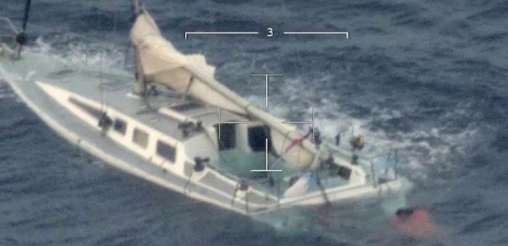 Τραγωδία ανοιχτά της Ιταλίας: 10 νεκροί σε ναυάγιο - 65 αγνοούμενοι - Τα 26 είναι παιδιά (φωτ.)