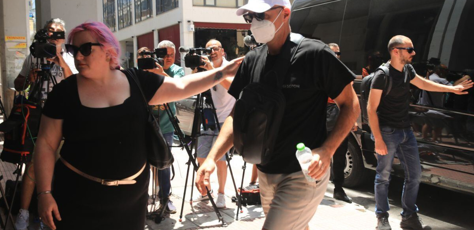 Δίωξη κακουργηματικού χαρακτήρα για τους 13 της θαλαμηγού για τη φωτιά στην Ύδρα