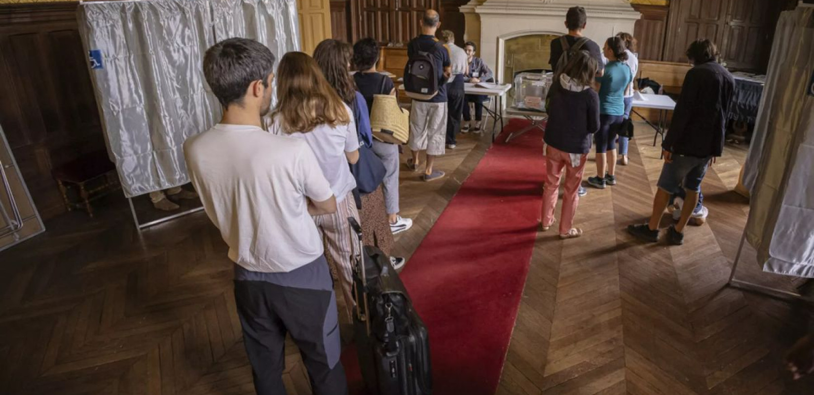 Γαλλία: Στο υψηλότερο επίπεδο από το 1981 η συμμετοχή έως το μεσημέρι