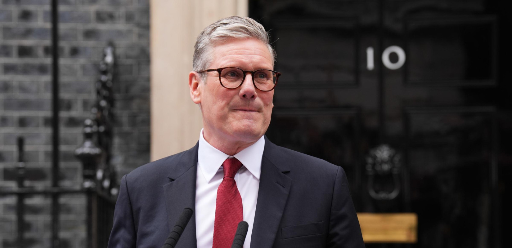 «Αργά ή γρήγορα» ο Πούτιν πρέπει να καθίσει στο τραπέζι των διαπραγματεύσεων, λέει ο Κιρ Στάρμερ