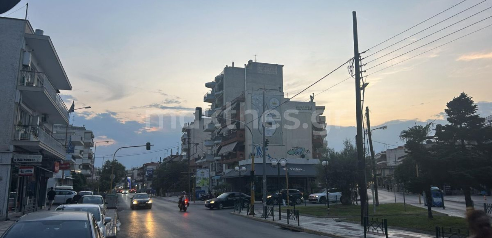 Εύοσμος: Επανήλθε σε ορισμένα σημεία το ηλεκτρικό ρεύμα μετά από 14 ώρες - Το Σάββατο το πρωί θα επιδιορθωθεί η βλάβη εκτιμά ο ΔΕΔΔΗΕ (φωτ.)