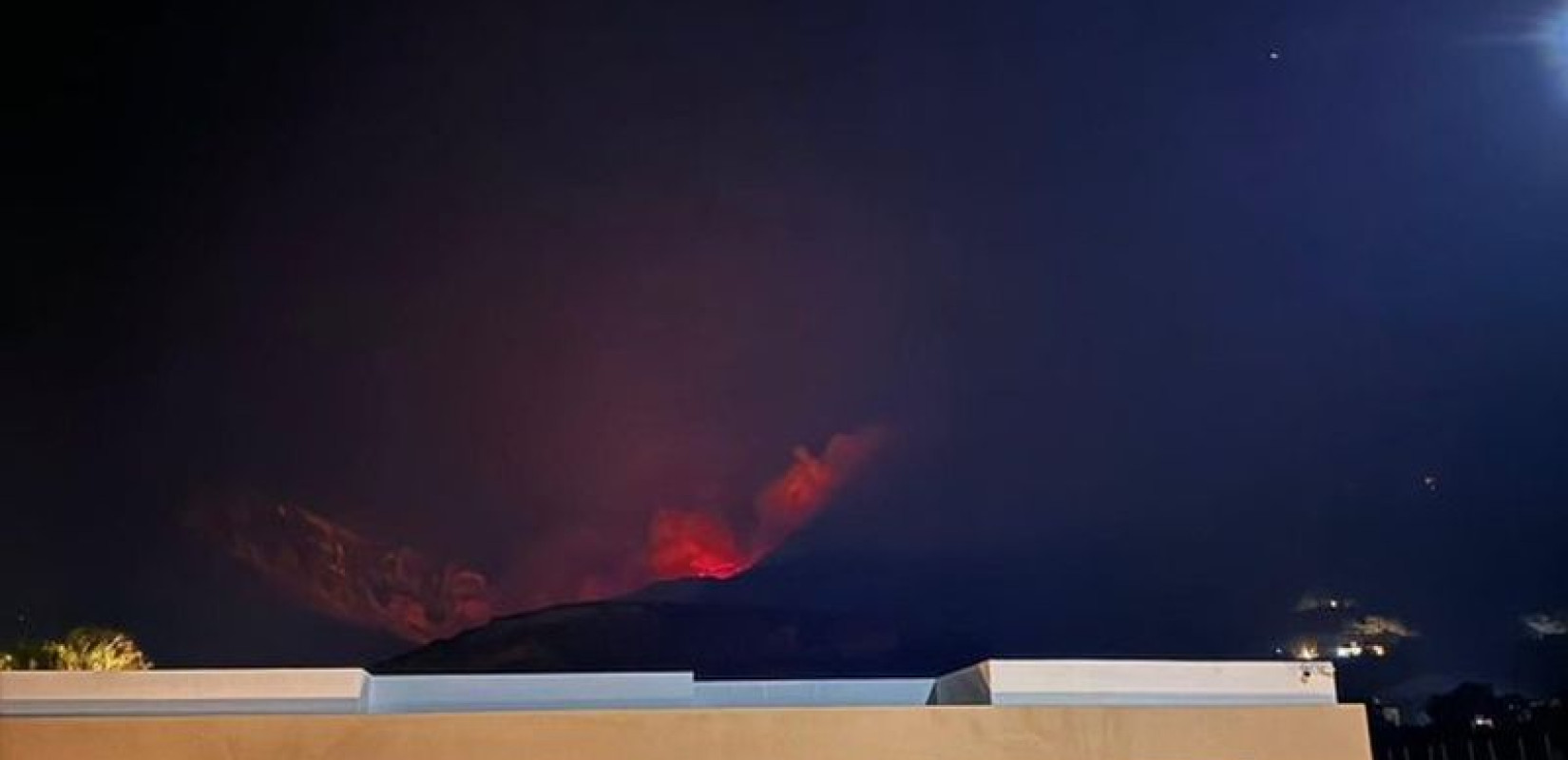 Ανεξέλεγκτη φωτιά και στο Ρέθυμνο: Ήχησε τη νύχτα το 112