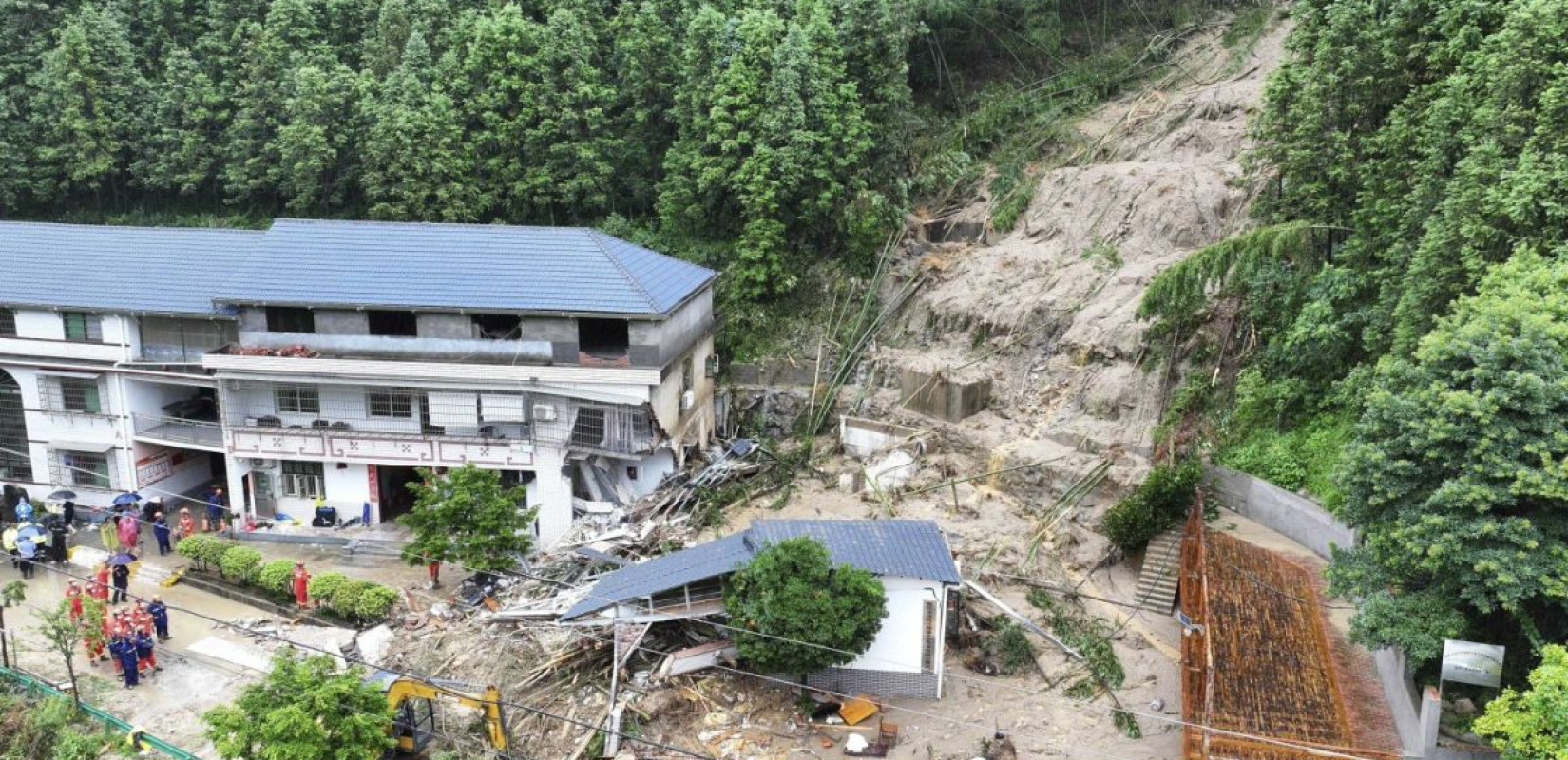 Κίνα: 12 νεκροί από κατολίσθηση μετά από την καταιγίδα Γκέμι