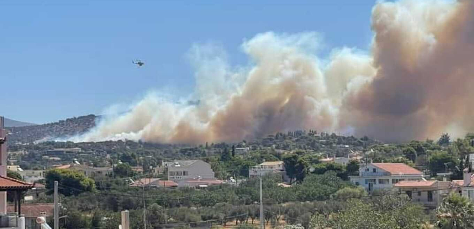 Πυροσβεστική: Σε ύφεση η πυρκαγιά στο Κορωπί - 800 απομακρύνσεις ανθρώπων από την ΕΛΑΣ