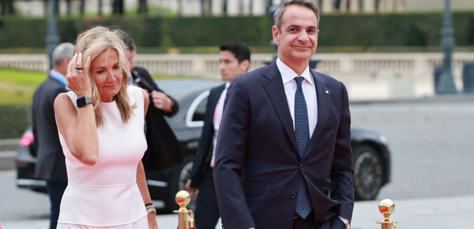 Παρίσι: Στο δείπνο του προέδρου Μακρόν, Μητσοτάκης και Μαρέβα
