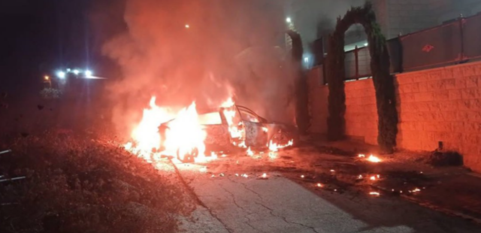 Δυτική Όχθη: Ισραηλινοί έποικοι πυρπόλησαν αυτοκίνητα και σπίτια Παλαιστινίων