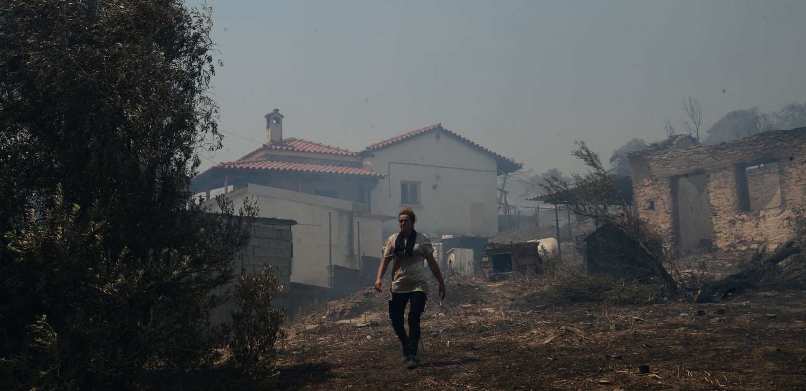 Σε 24ωρη επιφυλακή όλες οι υπηρεσίες του δήμου Αθηναίων για την πυρκαγιά στην Αττική