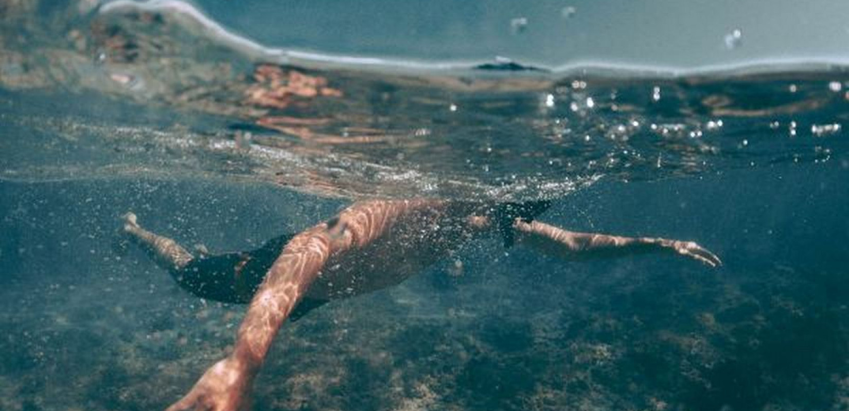 Πνιγμός: Ένας σιωπηλός εφιάλτης στη θάλασσα - Οι «μαύροι» αριθμοί και μαρτυρίες στη «ΜτΚ» που σοκάρουν