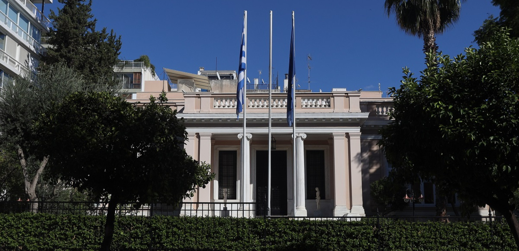 Κυβερνητικές πηγές: Θα εξαντλήσουμε κάθε δημοσιονομικό περιθώριο και για τα σώματα ασφαλείας