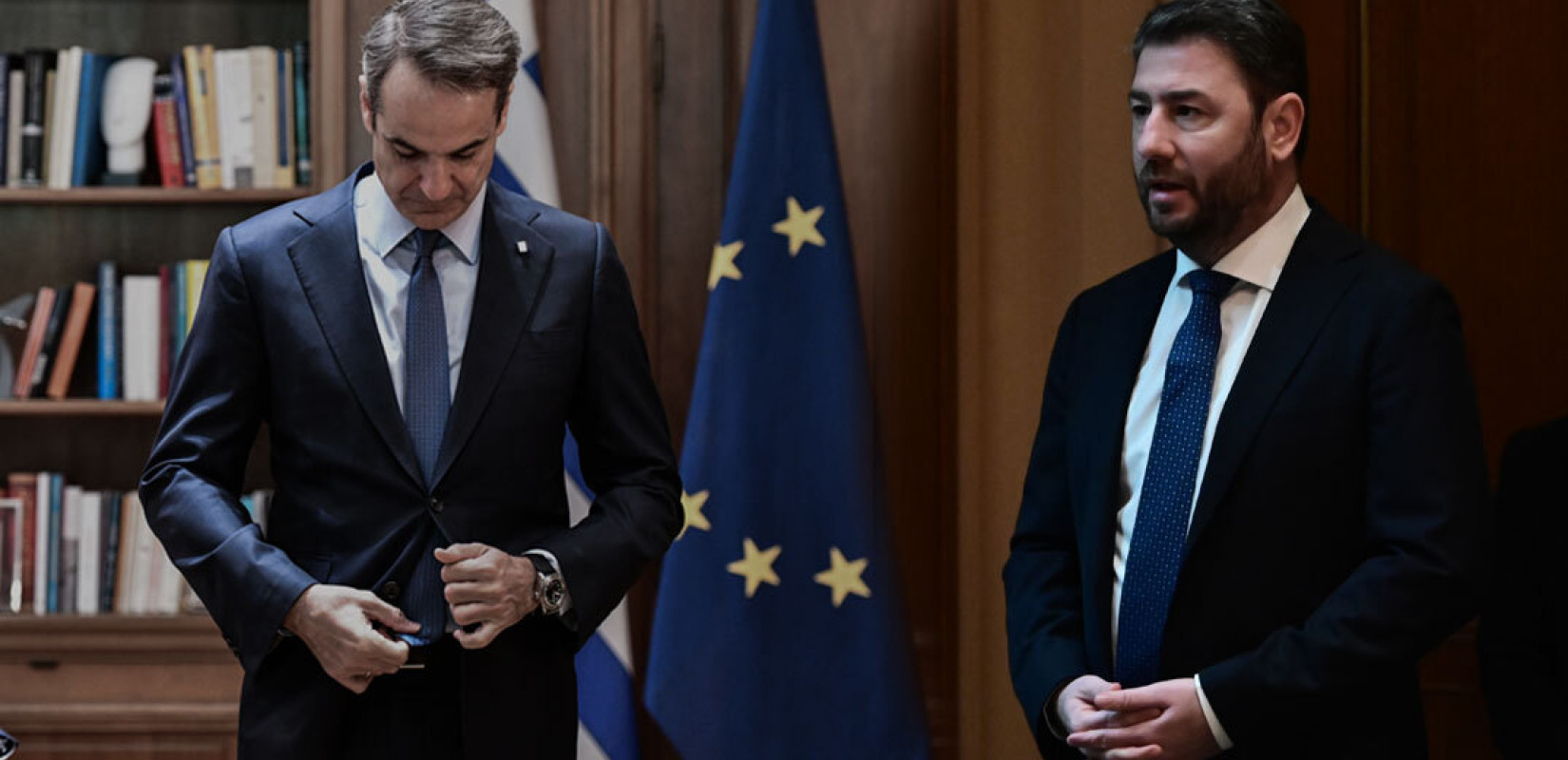 Κυβέρνηση και ΠΑΣΟΚ αντάλλαξαν πυρά για τη συνέντευξη Ανδρουλάκη