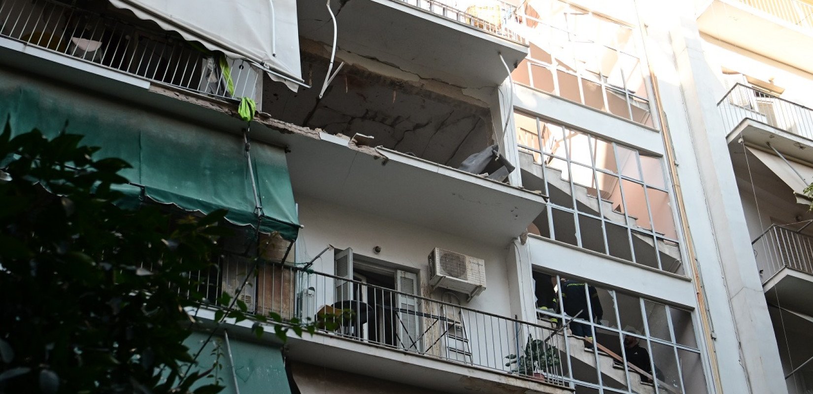 Έκρηξη στους Αμπελόκηπους: «Αν δε πληρώσει το κράτος, να αναλάβουν οι οικογένειες των τρομοκρατών», λένε οι ένοικοι της πολυκατοικίας (βίντεο)