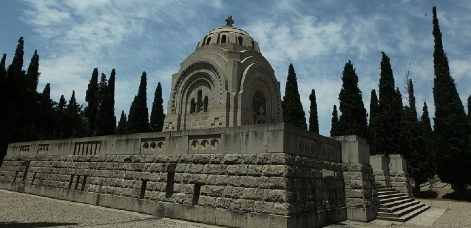 Βήματα μνήμης στη Θεσσαλονίκη: Νέοι ιστορικοί περίπατοι στο Καθολικό και στο Ισραηλιτικό Κοιμητήριο