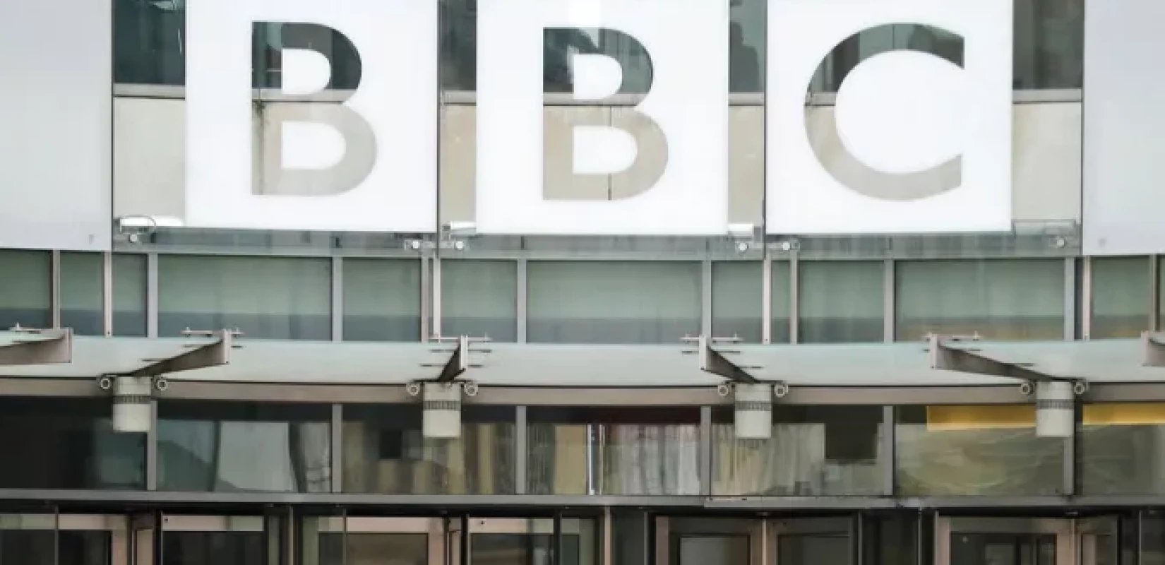 Βρετανία: Το BBC ανακοίνωσε μια «στρατηγική συνεργασία» με το YouTube για να διευρύνει το κοινό του