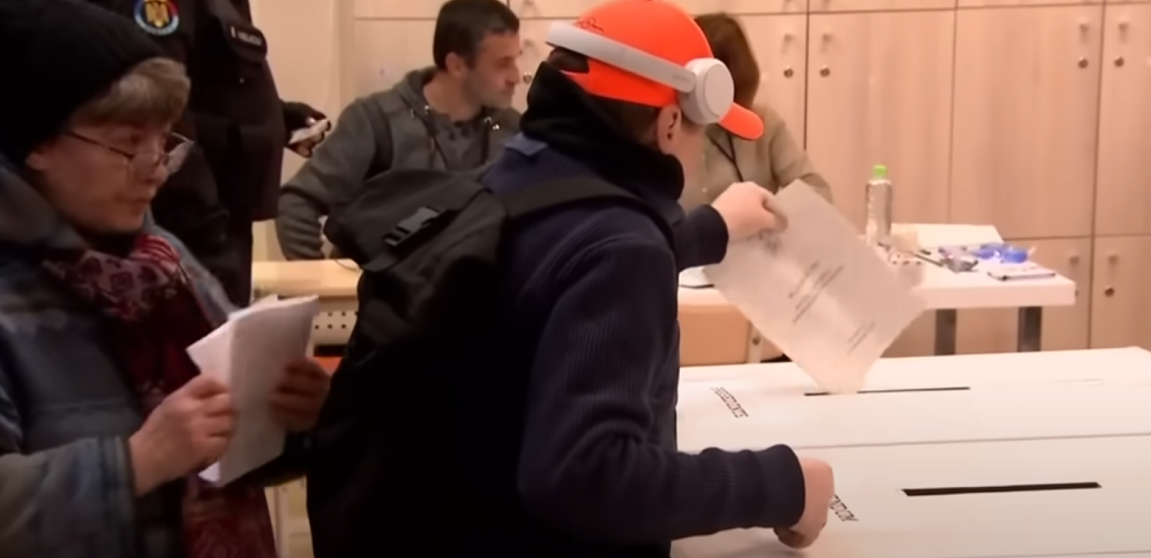 Ρουμανία: Οι Φιλελεύθεροι μετά την άνοδο της ακροδεξιάς υποστηρίζουν την κεντροδεξιά υποψήφια