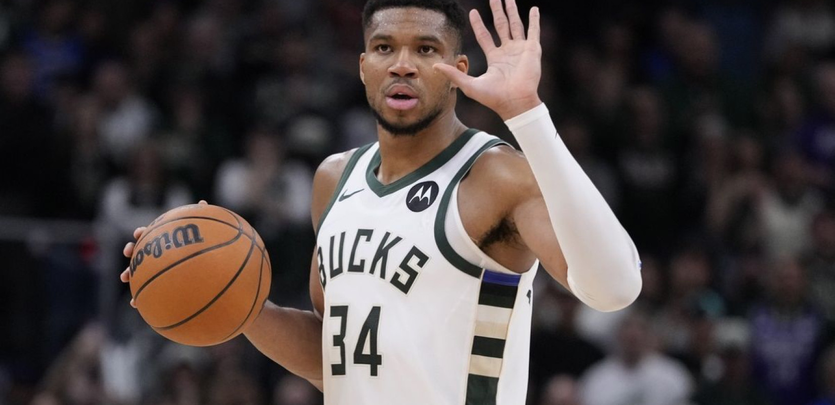 ΝΒΑ: Μεγάλο διπλό των Μπακς επί των Λέικερς χάρη σε δύο τρομερές άμυνες του Αντετοκούνμπο (βίντεο)