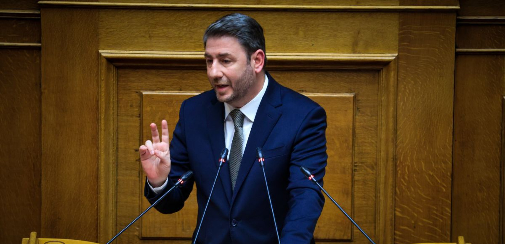 Την Τετάρτη καταθέτει το ΠΑΣΟΚ την πρόταση δυσπιστίας κατά της κυβέρνησης