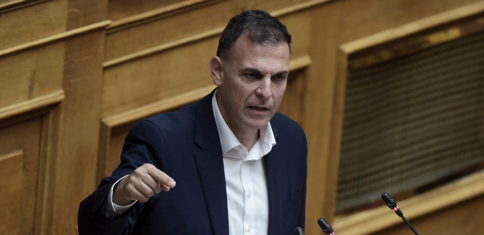 Γ. Καραμέρος: Η πρόταση δυσπιστίας, μαγνήτης για να βγουν από το «κουτί» της συγκάλυψης αρκετά από τα γρανάζια