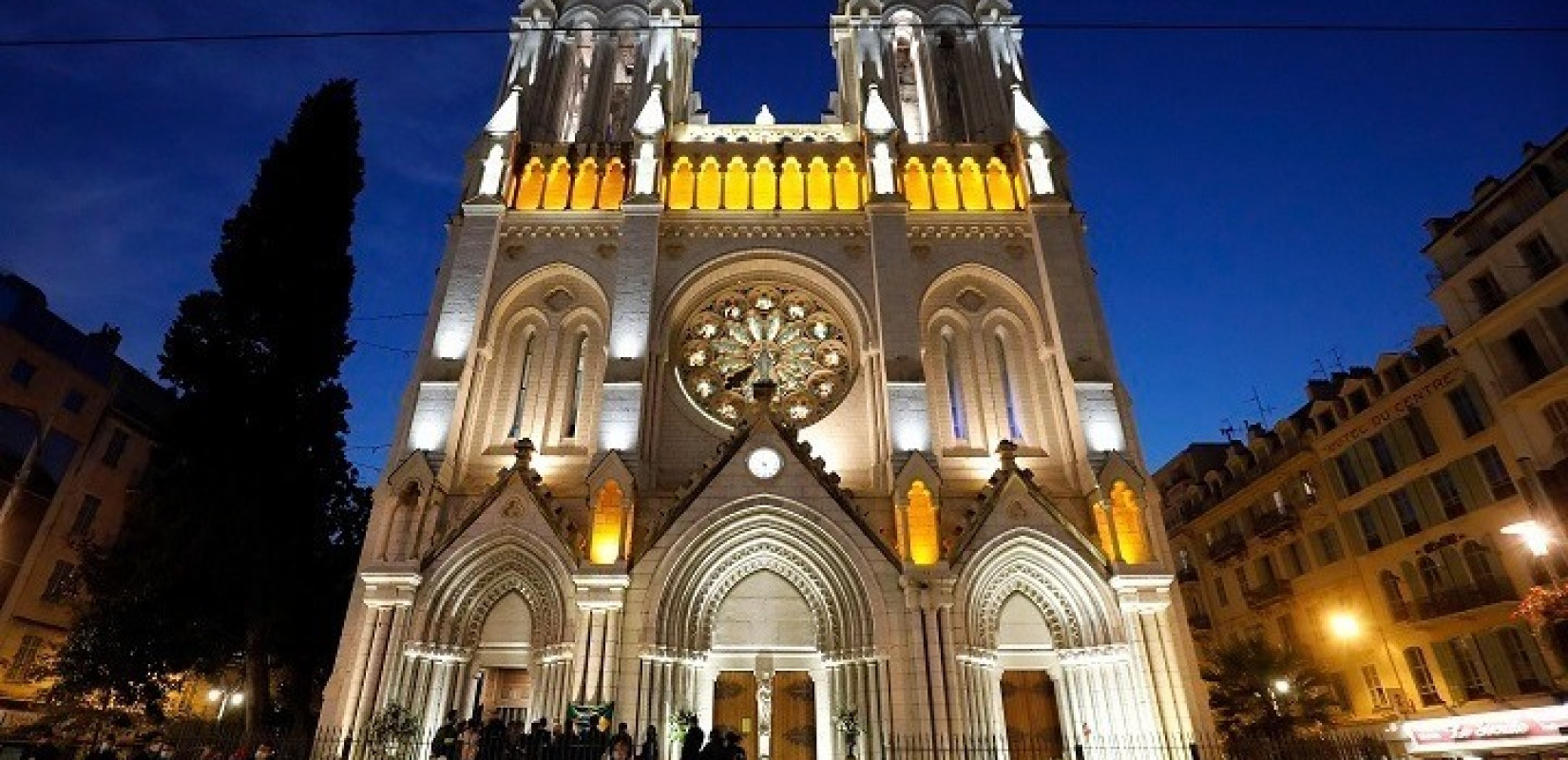 Πάπας Φραγκίσκος: Οι καμπάνες της Νοτρ Νταμ χτύπησαν 88 φορές για να τον τιμήσουν