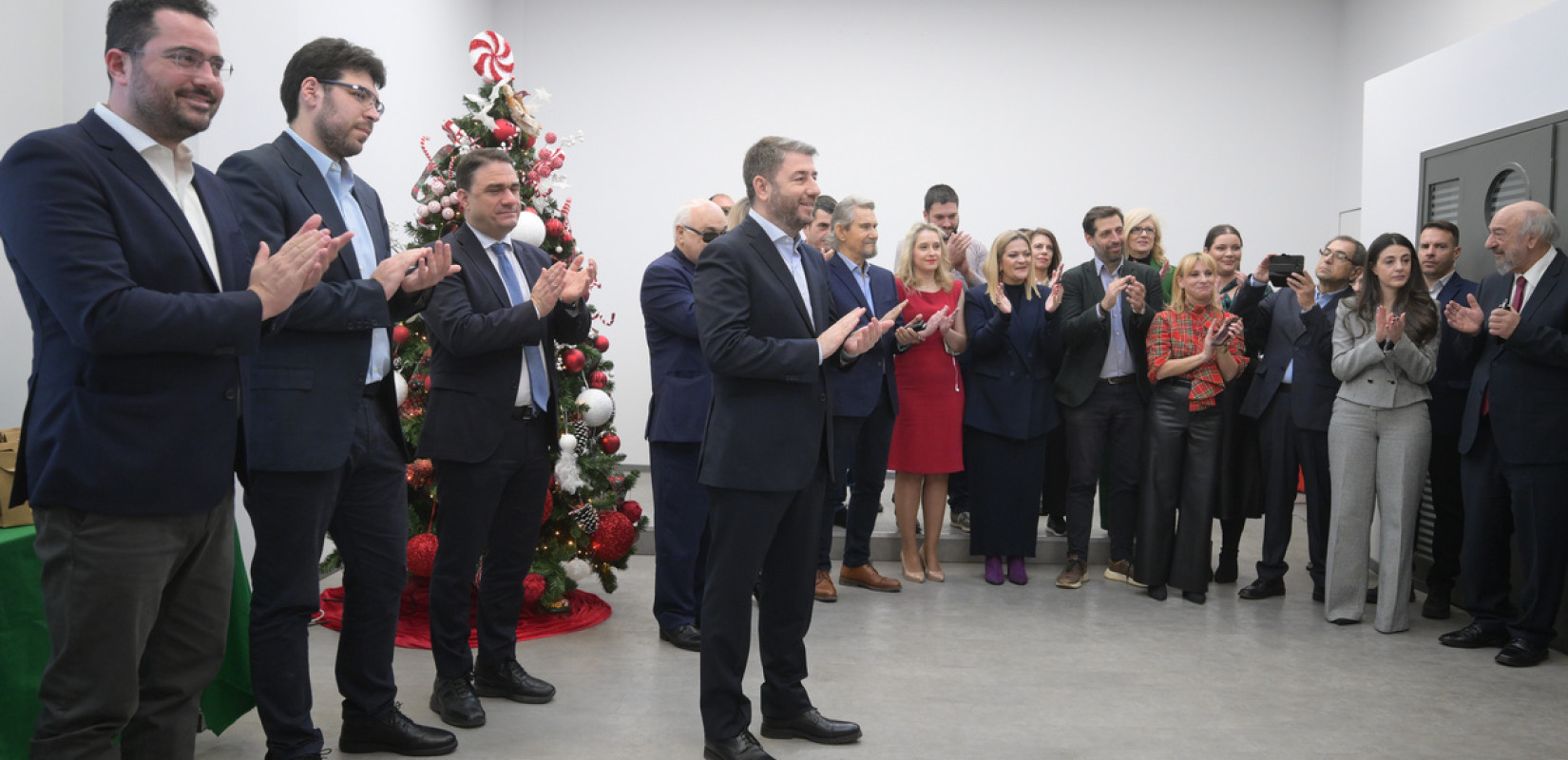 ΠΑΣΟΚ-ΚΙΝΑΛ: Δουλειά και διεύρυνση το 2025, με το βλέμμα στις κάλπες του 2027