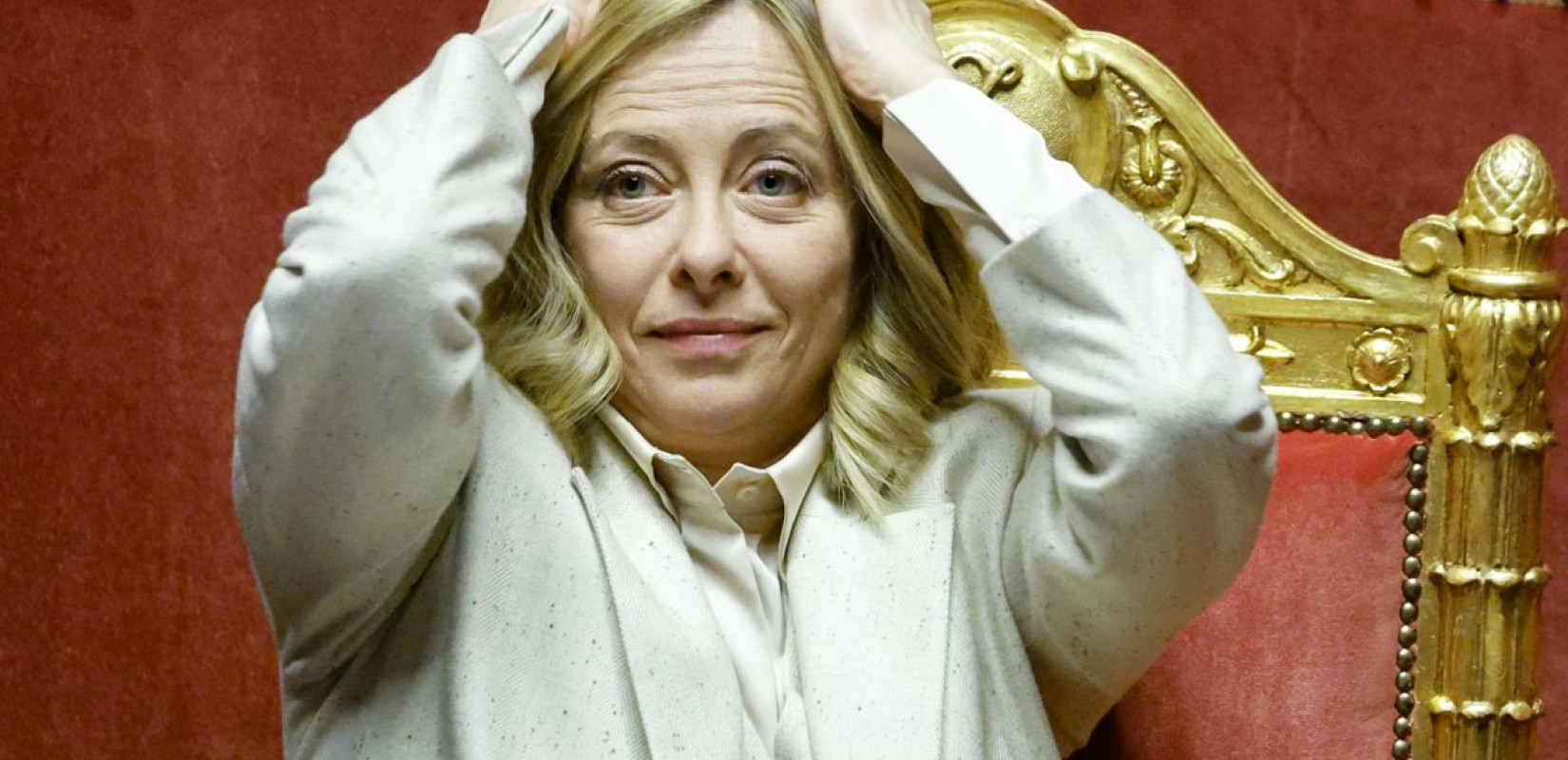 Ιταλία: Η Μελόνι συσκέφθηκε με υπουργούς και πάει στις ΗΠΑ για να ζητήσει... μικρότερους δασμούς