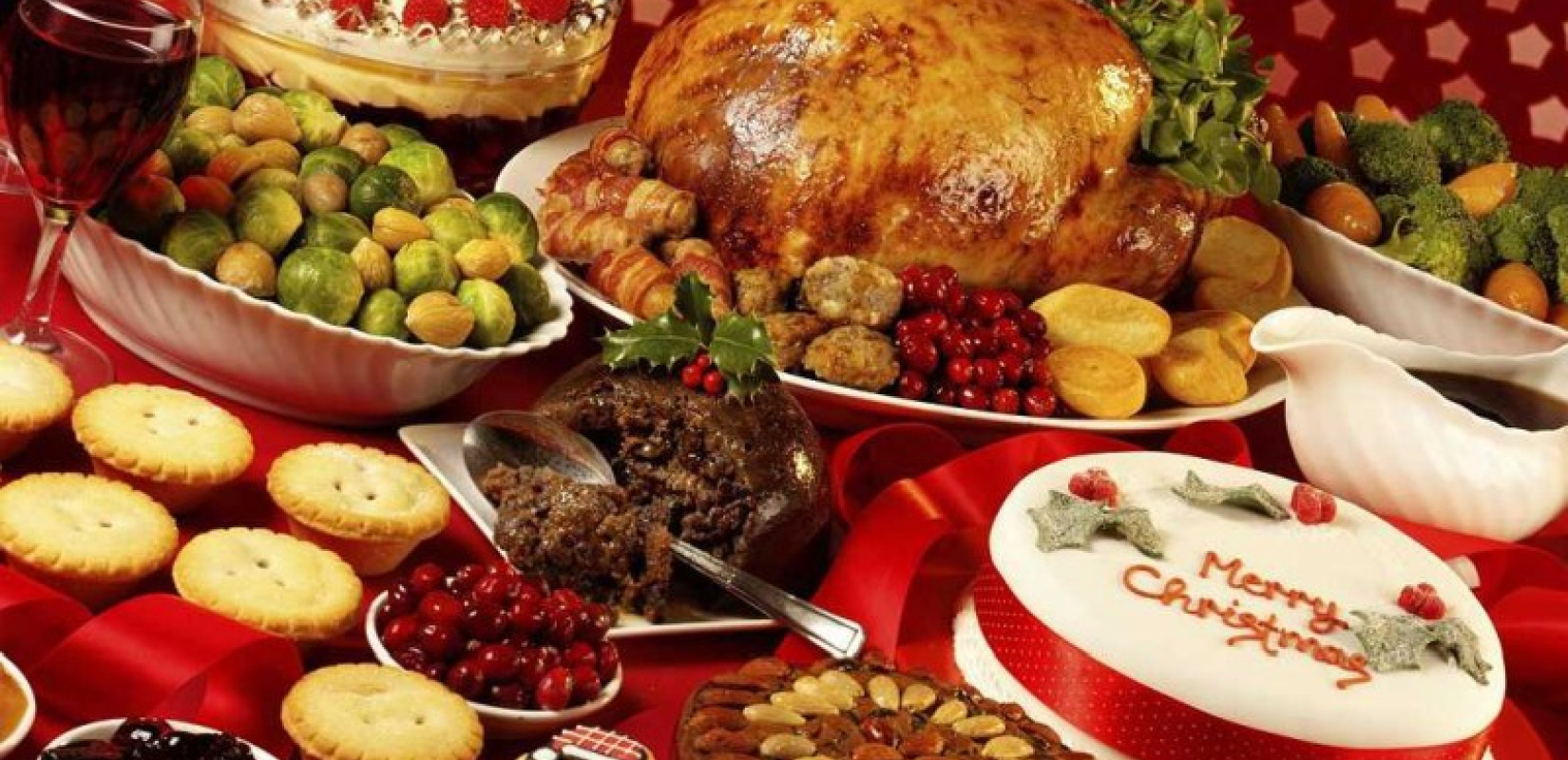 Χριστουγεννιάτικο τραπέζι 2025: Το κόστος αυξάνεται ως 7% - Τι πληρώνουμε φέτος για αρνί, γαλοπούλα και μελομακάρονα