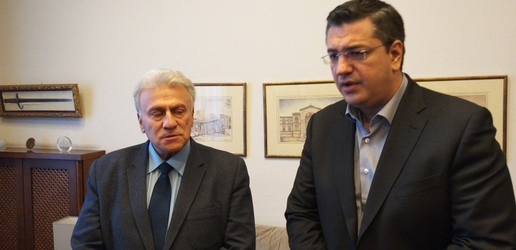 Ψωμιάδης σε Τζιτζικώστα: Εύχομαι τα επόμενα βήματά σου να είναι στην Αθήνα