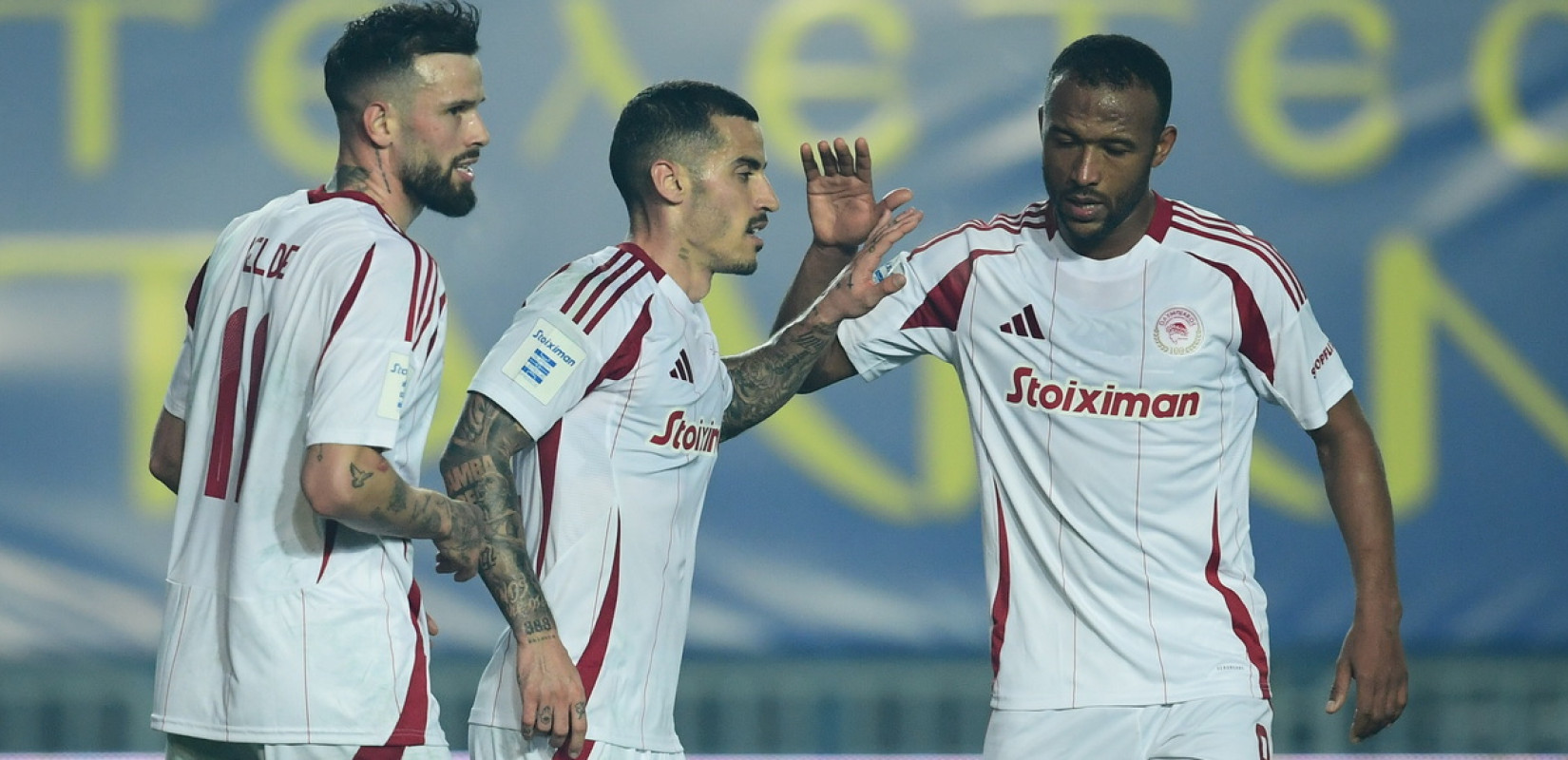 Super League: Πέρασε από το Αγρίνιο ο πρωτοπόρος Ολυμπιακός