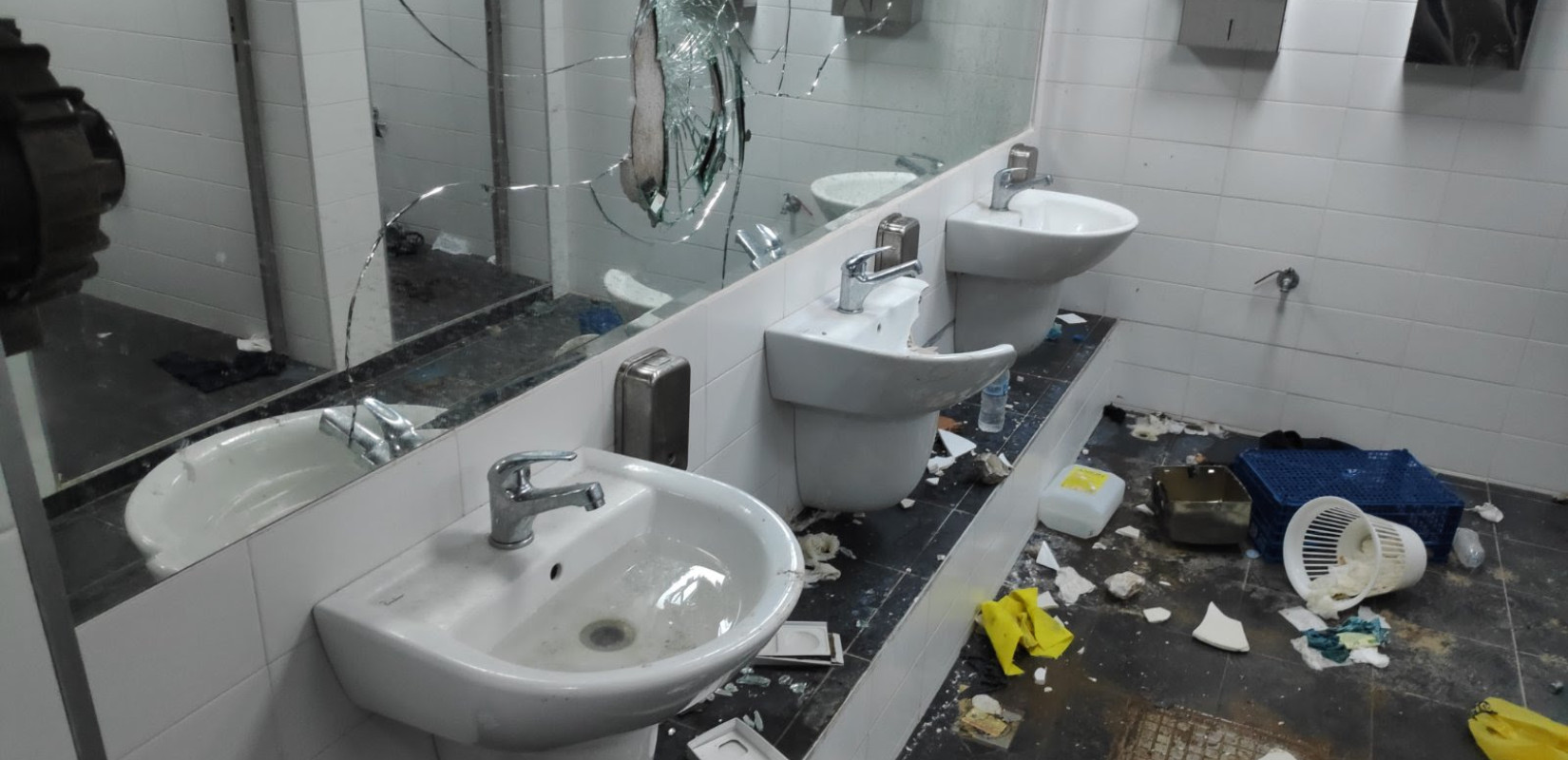 Θεσσαλονίκη: Άγνωστοι διέλυσαν τουαλέτες στη Νέα Παραλία - Μήνυση από τον δήμο